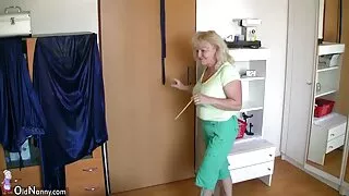 კრებული ახალგაზრდა chicks, რომლებიც მჭიდროდ ტრაკი
