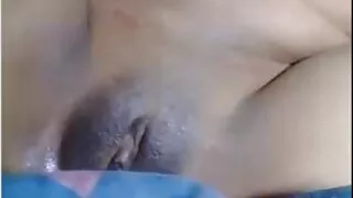 ბიჭი მშვიდად და unhurriedly licked hairy pussy ქალთა
