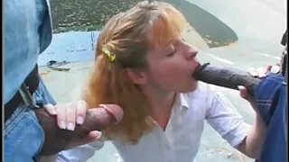კახპა ენერგიულად იმუქრება Doggy Style უზარმაზარი იარაღი
