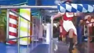 ეს chick მონაკვეთი მისი pussy ერთად ვიბრატორი