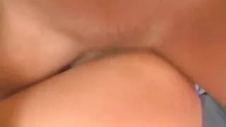 Chick უზრუნველყოფს აღება და მიახლოვებული sex cobo