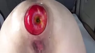 Fat Ass fondles pussy და shakes ცელულიტს
